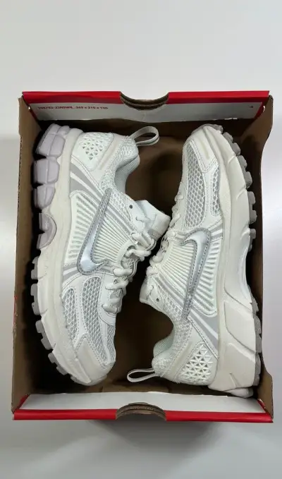 Nike Vomero 5 GS - Metallic Silver / Vast Grey - EU 36