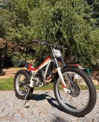 Trial -Beta Evo 80 Senior – trial, zesílený rám, kola 21/18