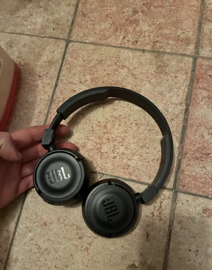 Sluchátka jbl