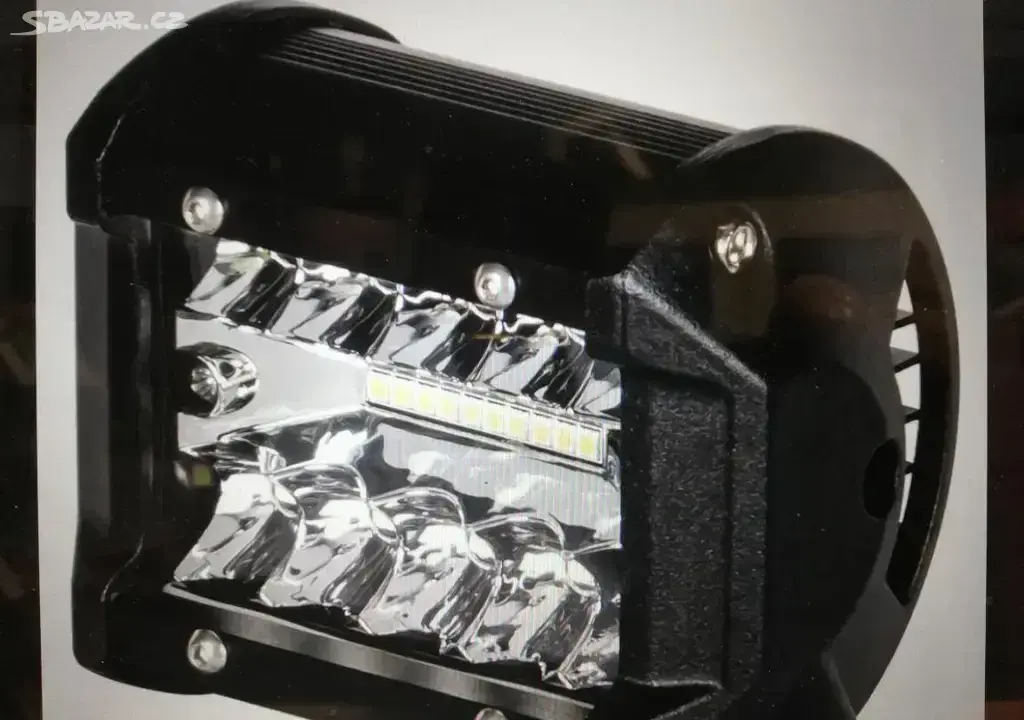 Přídavné pracovní LED světlo 20c Combo