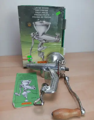 Ručný litinový lis na ovoce a odšťavňovač Porkert
