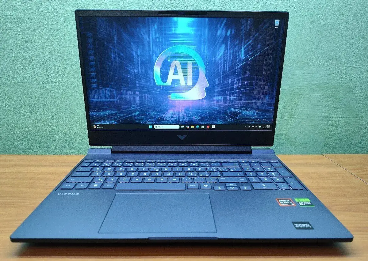 Herní Victus,RTX-5060-Al-8gb,24gb-DDR5,1TB,ZÁRUKA