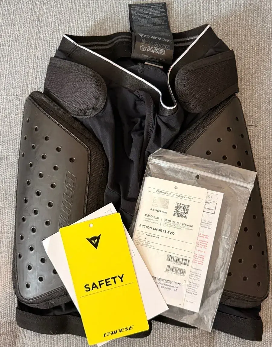 Dainese Action Shorts EVO- chránič na snowboarding/ lyžování