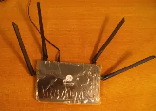Bezdrátový Wi-Fi router 2,4 / 5,0 GHz, 1200Mb/s Starnet ST-R