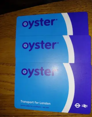 Tři Londynské Oyster card.