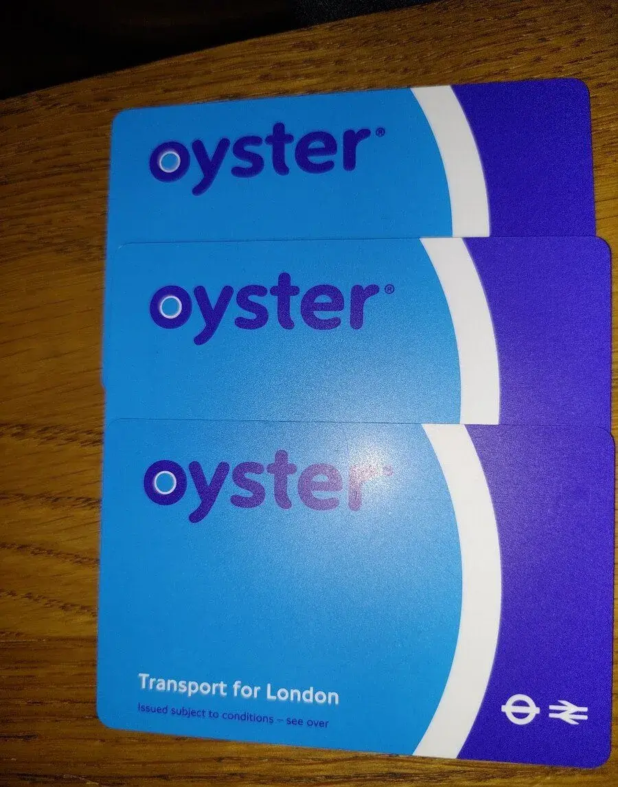Tři Londynské Oyster card.