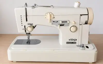 Funkční šicí stroj Višnja Bagat 706