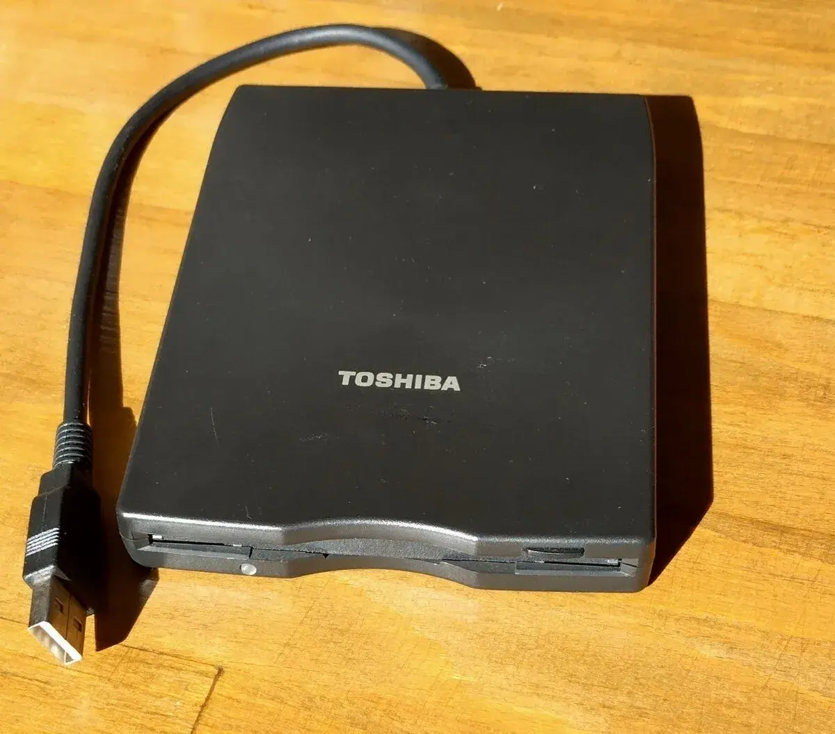 Externí disketová mechanika Toshiba