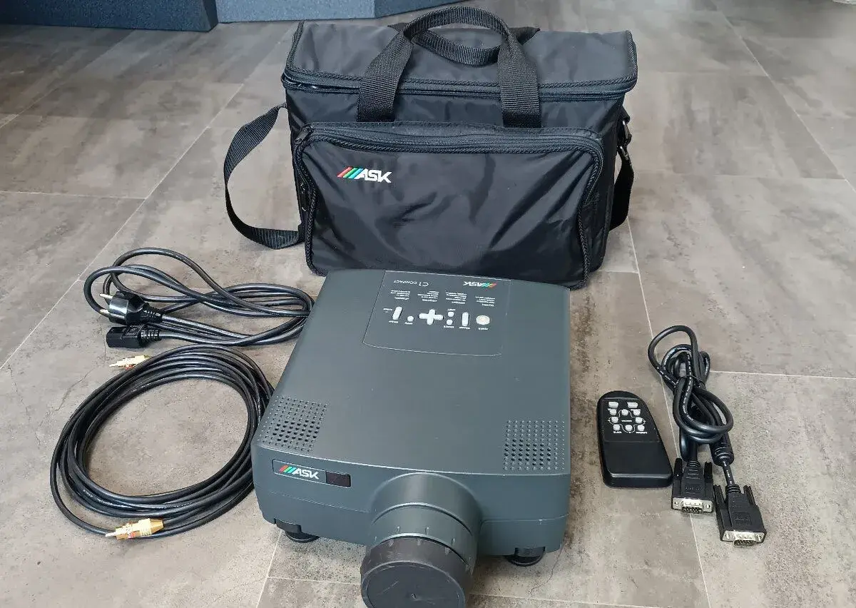 Datový projektor ASK C1 Compact 800x600 SVGA