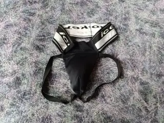 Hokejový chránič suspenzor