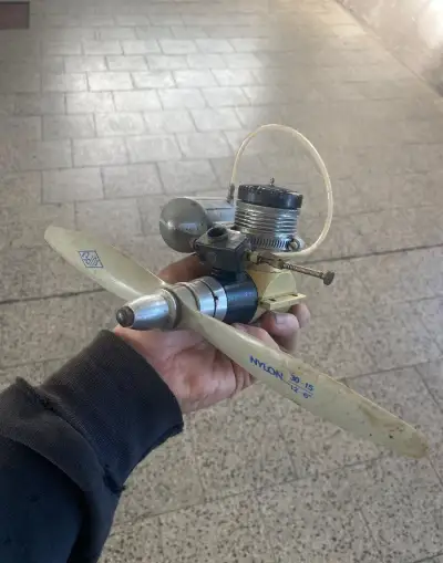 Vzácný modelářský motor Německo