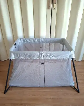 Nejen cestovní postýlka BabyBjörn