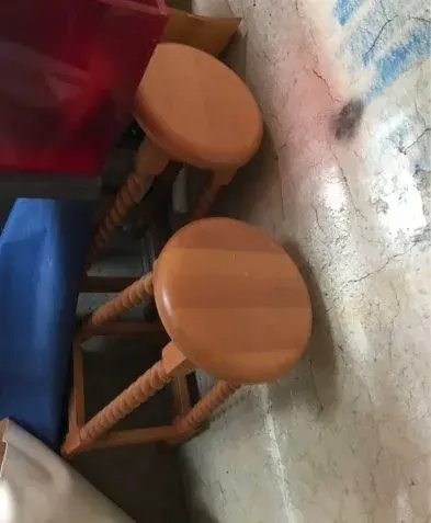 Barova židle masív výška 89