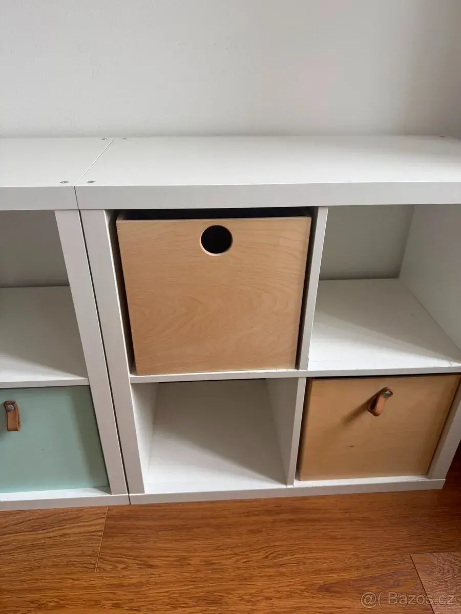 Policový set s dřevěnými boxy