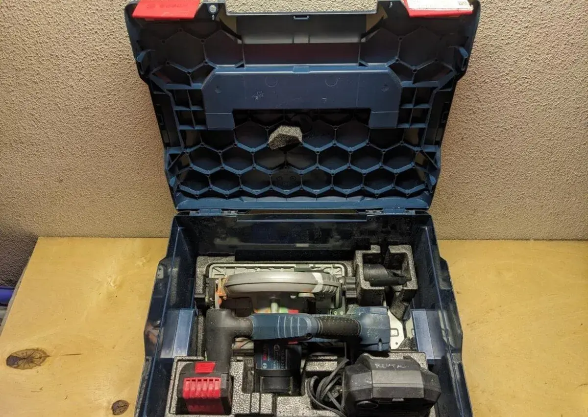 Bosch Professional akumulátorová ruční okružní pila GKS 18V-