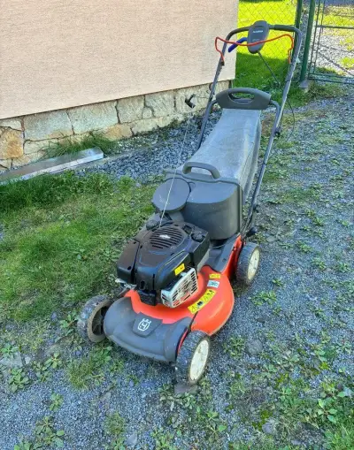Benzinová sekačka Husqvarna