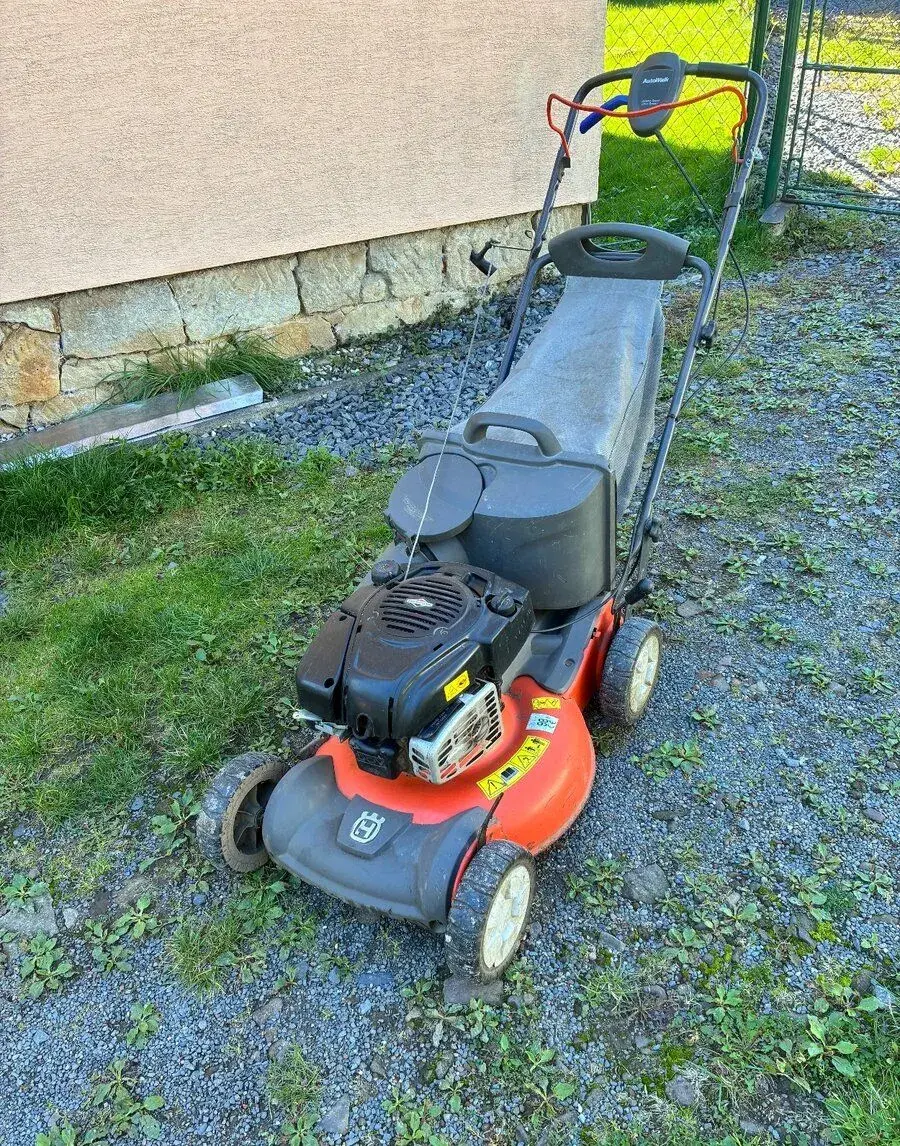 Benzinová sekačka Husqvarna