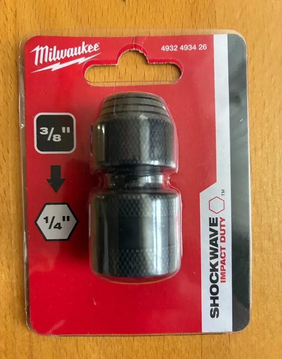 MILWAUKEE Redukce ⅜″ čtyřhran - ¼″ hex - 50%