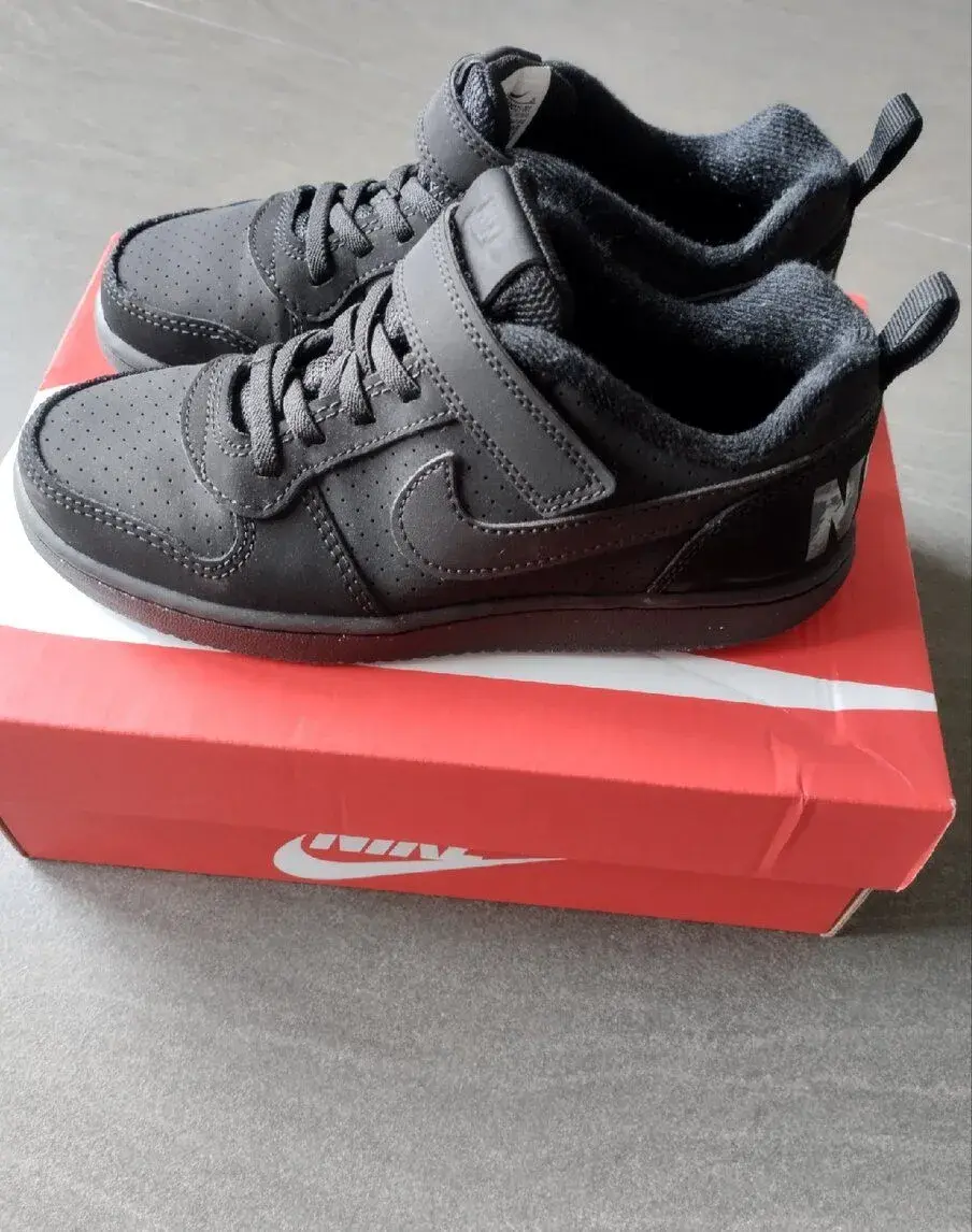 Nike dětské tenisky vel. 33 – jako nové