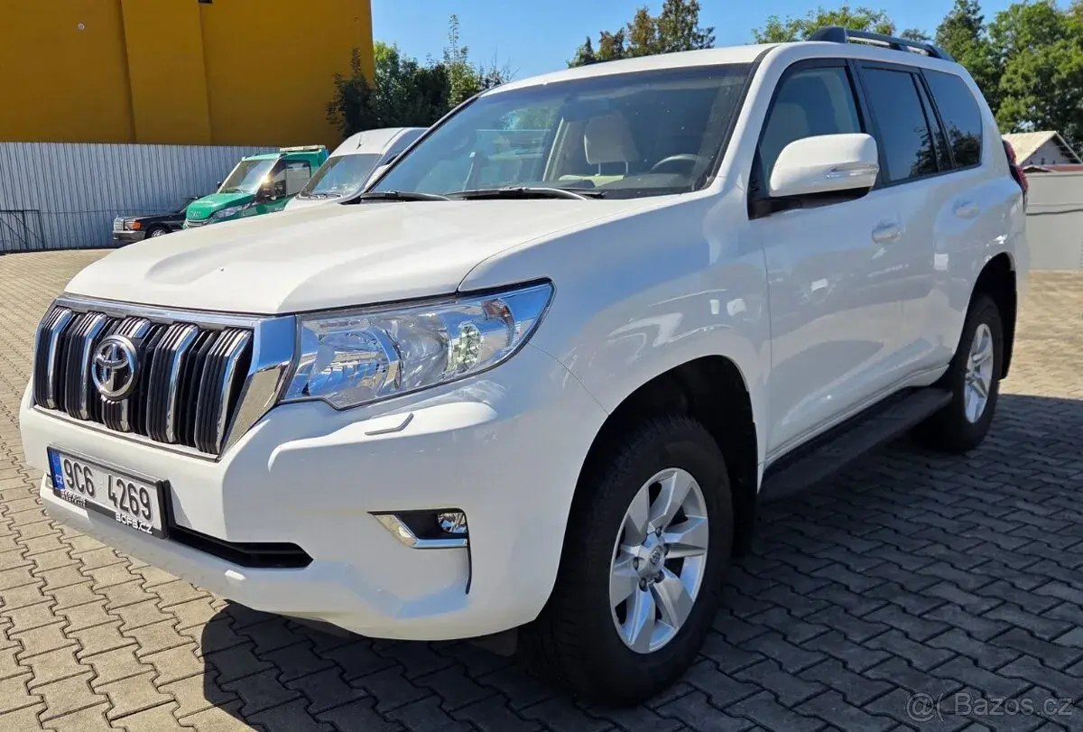 Land Cruiser 2,8 D-4D najeto jen 20 000 km