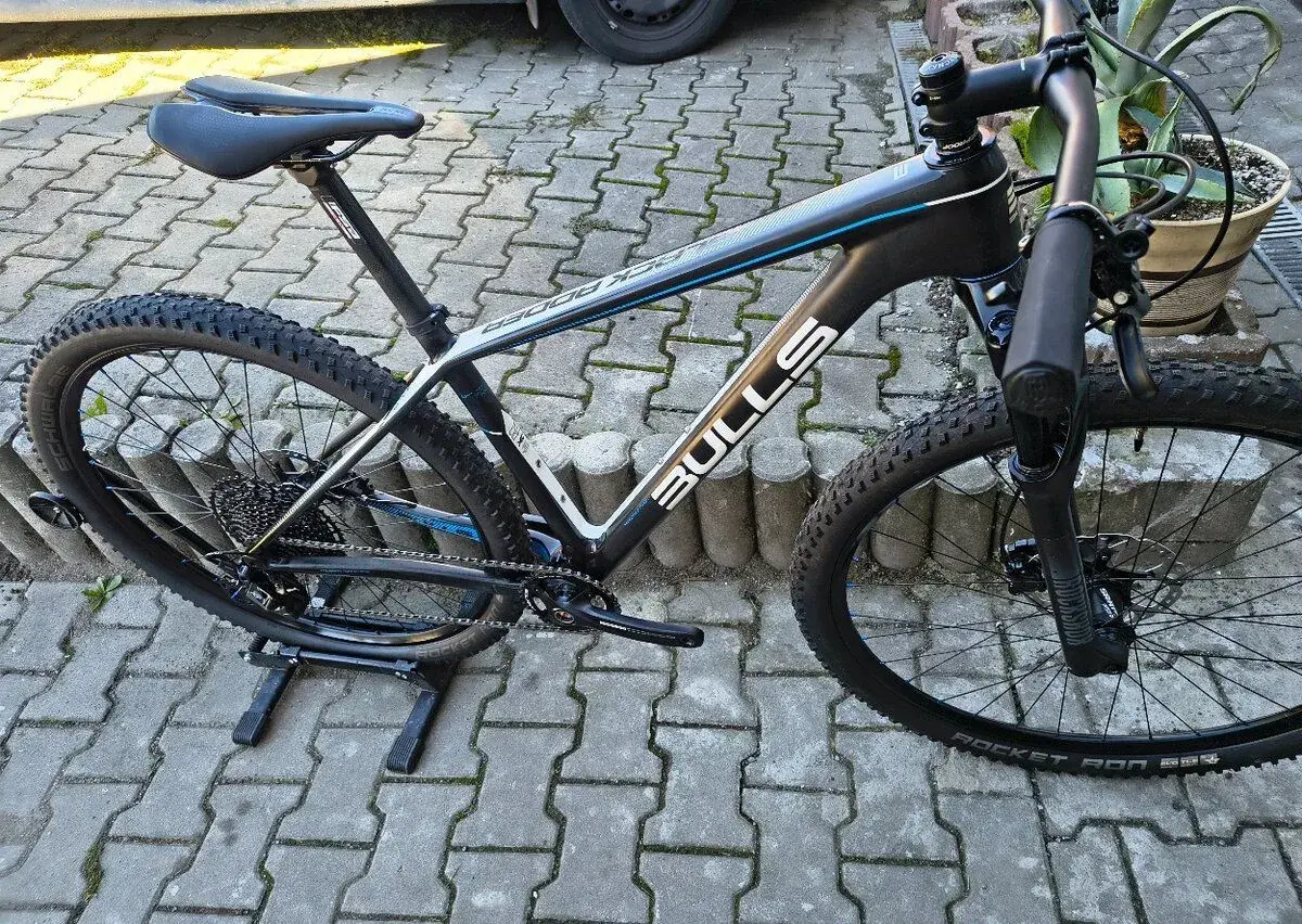 KARBONOVÉ HORSKÉ KOLO BULLS .,. SHIMANO XT
