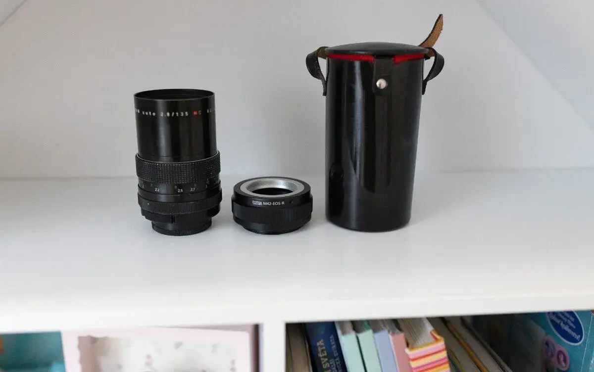 Pentagon 135 f/ 2.8 ( bokeh monster) + redukce