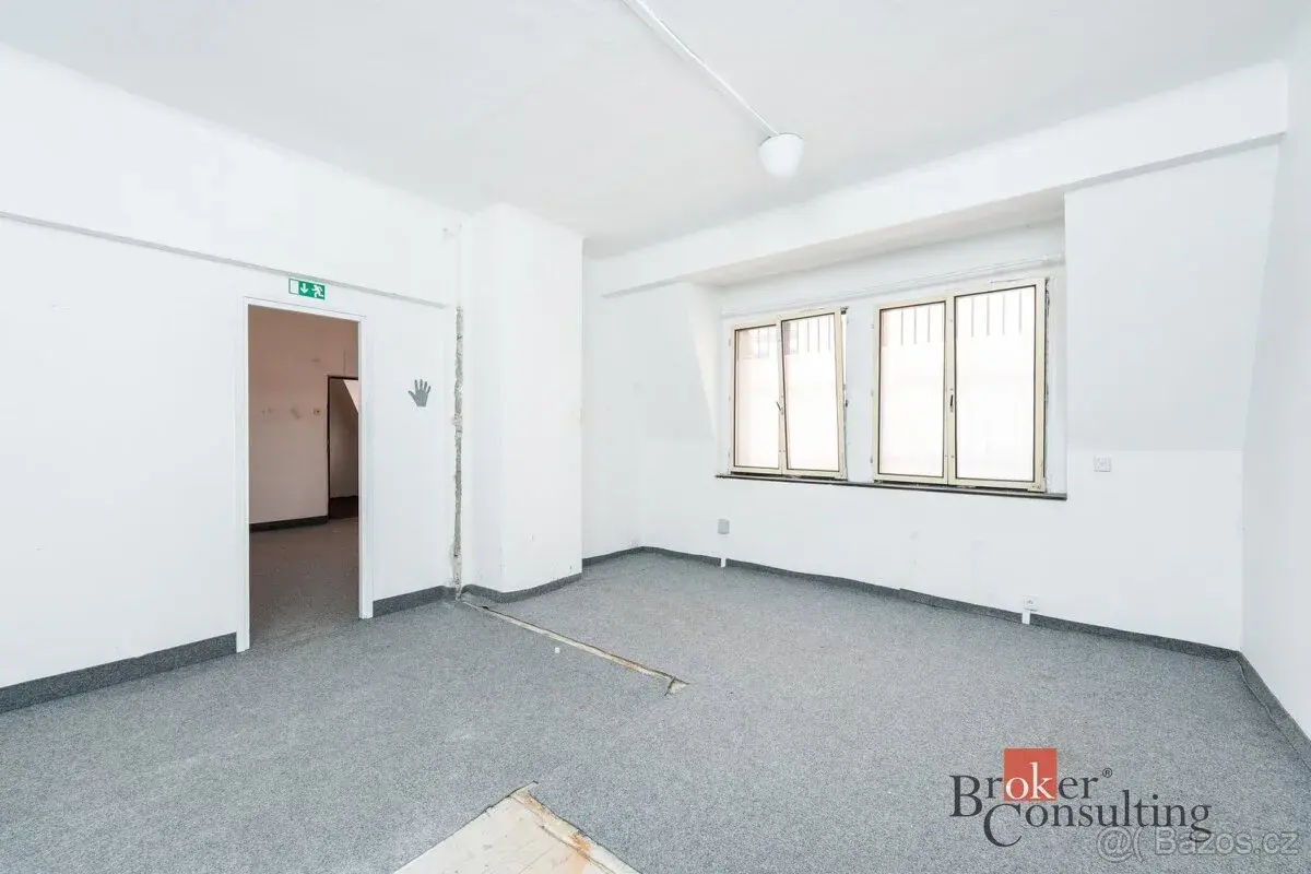 Prodej, komerční/ostatní, 145 m2, Varšavská, 36001 Karlovy V