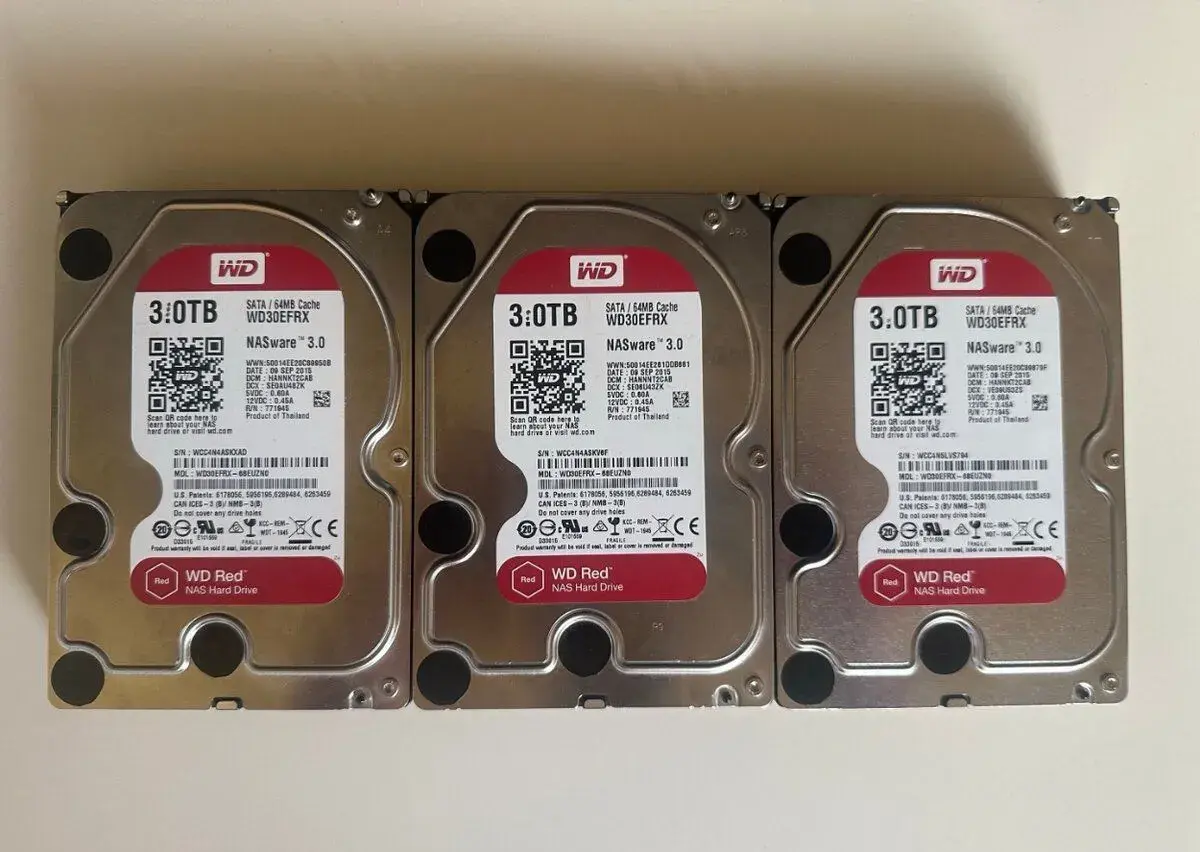 3× HDD WD Red 3 TB WD30EFRX