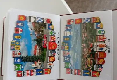 Pohlednice s erby.