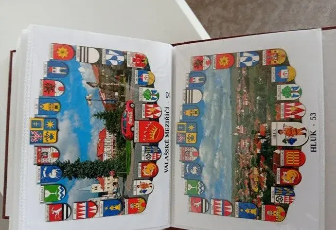 Pohlednice s erby.