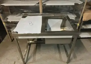 Nerezový dřez s pracovní plochou