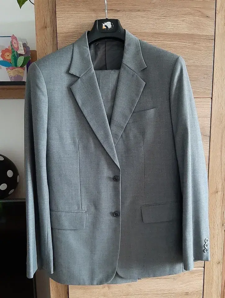 Šedý pánský oblek vel. M/L