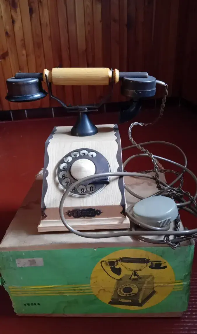Retro tesla telefon číselník otacivy
