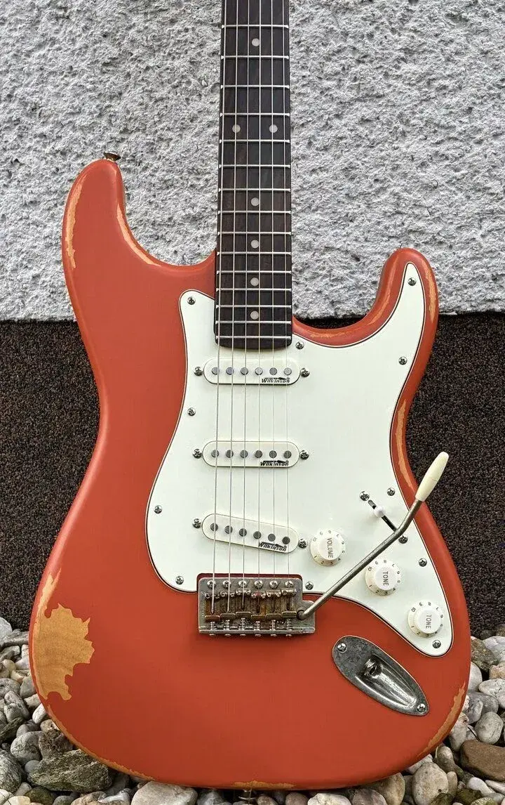 Vintage Icon Series V6 Stratocaster