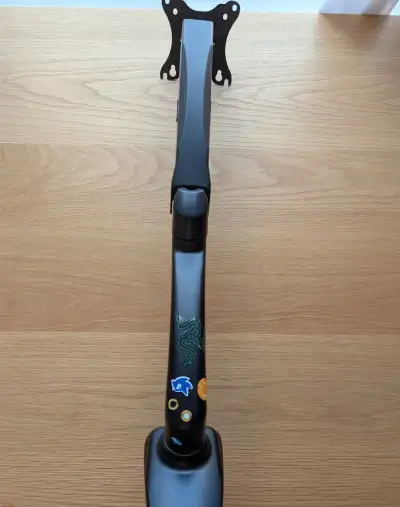 Stolní držák na monitor AlzaErgo Arm s plynovou pružinou (VE