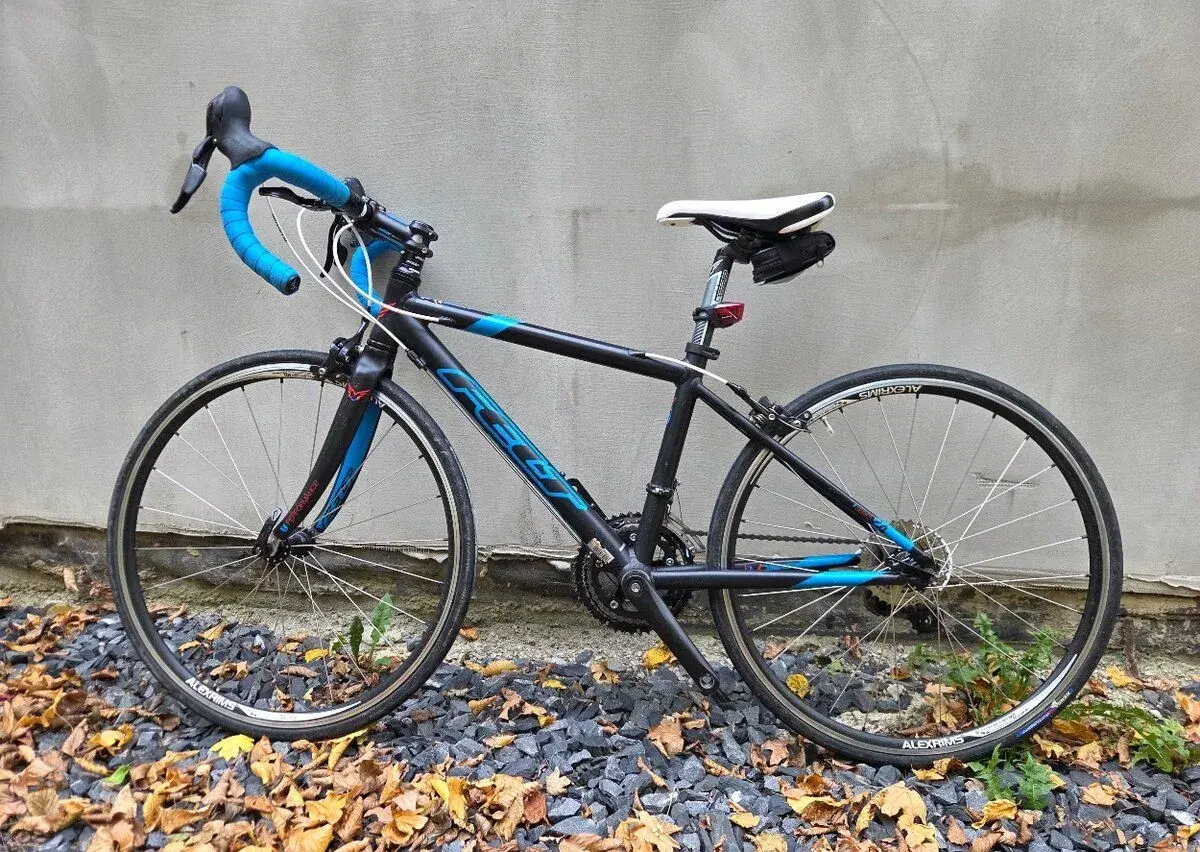 Dětské silniční kolo Felt F24 2015