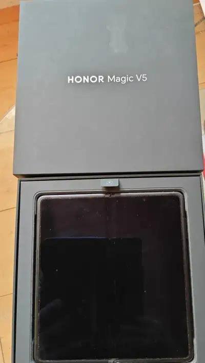 Honor Magic V5