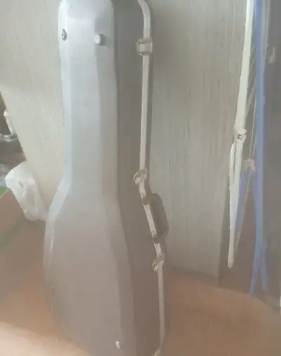 Pouzdro na kytaru