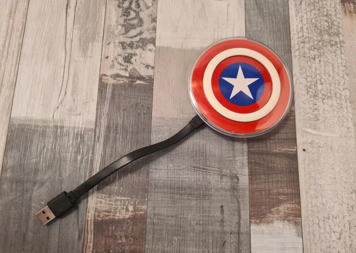 Bezdrátová nabíječka Captain America