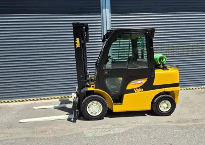 Použitý vysokozdvižný vozík Yale 4t, LPG