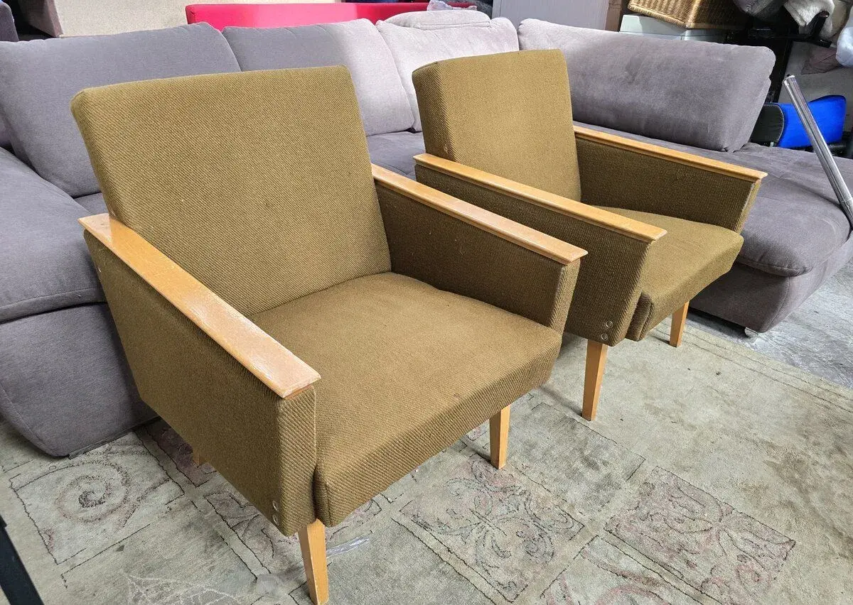 Dve kresla retro, cena je za kus 65x63 v 40cm.