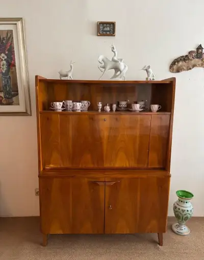 Starožitný sekretář