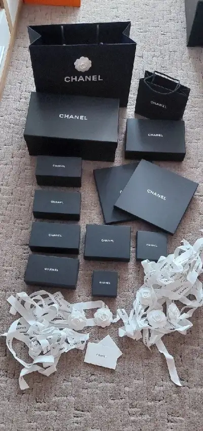 Chanel krabice