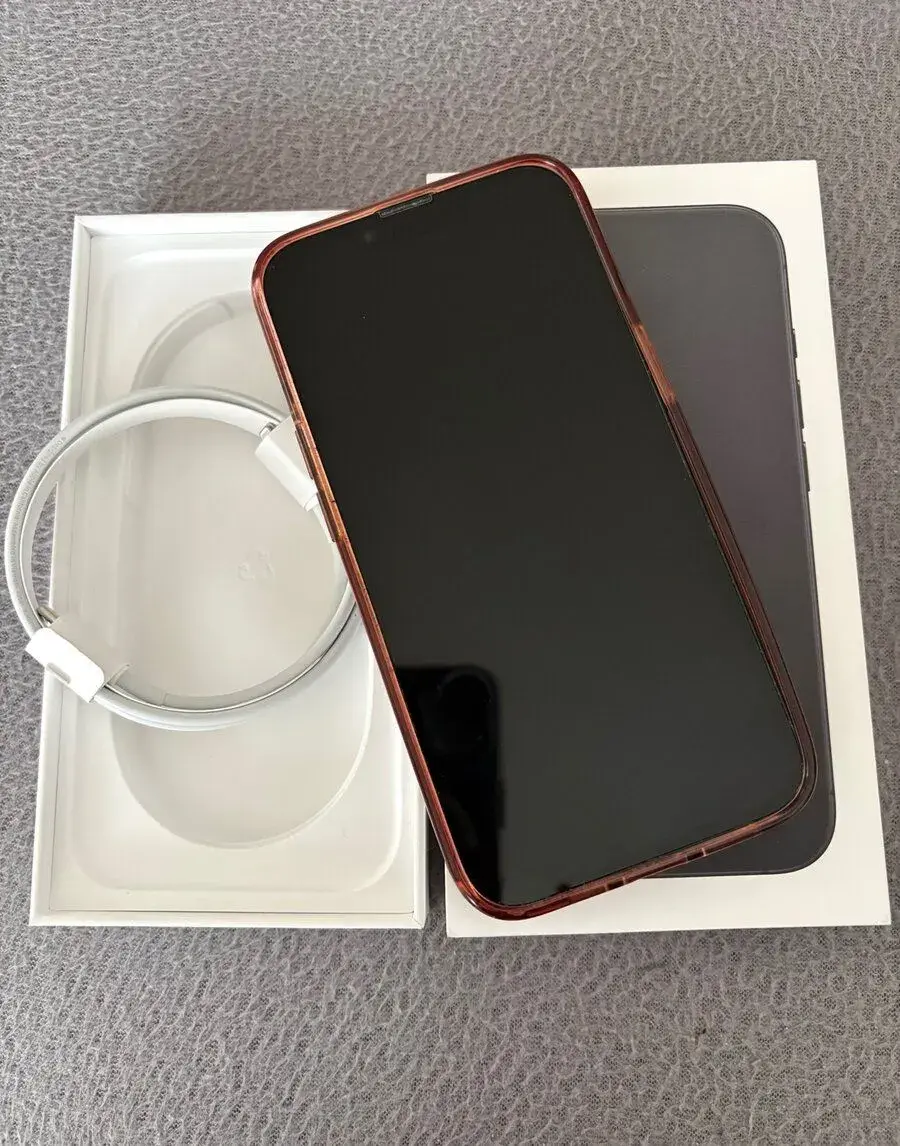 iPhone 14, 128 GB – černý, bezvadný stav