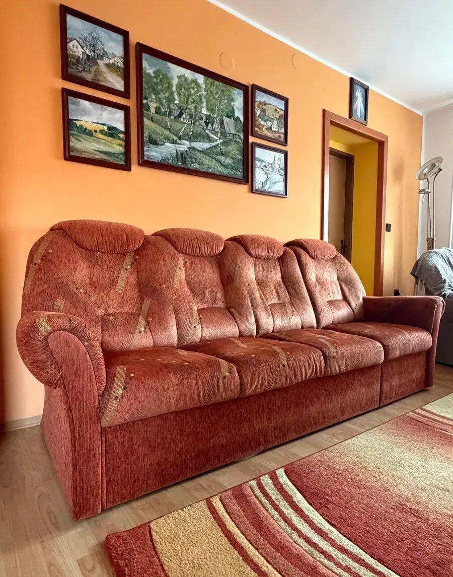 Velká rozkládací sedačka s úložným prostorem