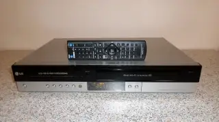 VHS-DVD rekordér LG RC185 (záznam VHS na DVD)