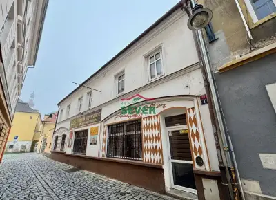 Prodej, bytový dům s komerčními prostory, OV, Chomutov, ul.