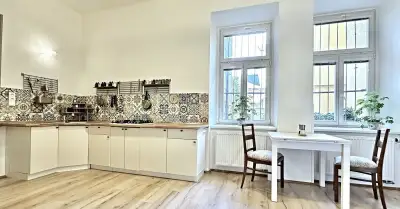 Prodej prostorného bytu 3+1, 103 m² – Brno, Štěpánská, zděný