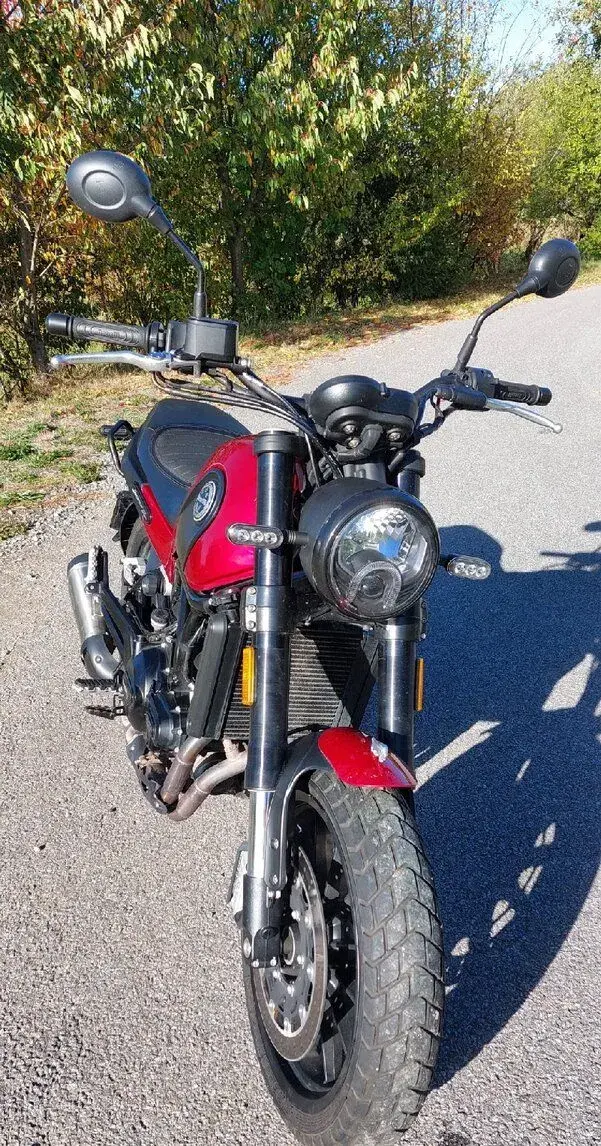 Benelli Leoncino 500