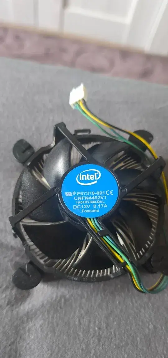 Chladič CPU Intel BOX (měděné jádro)